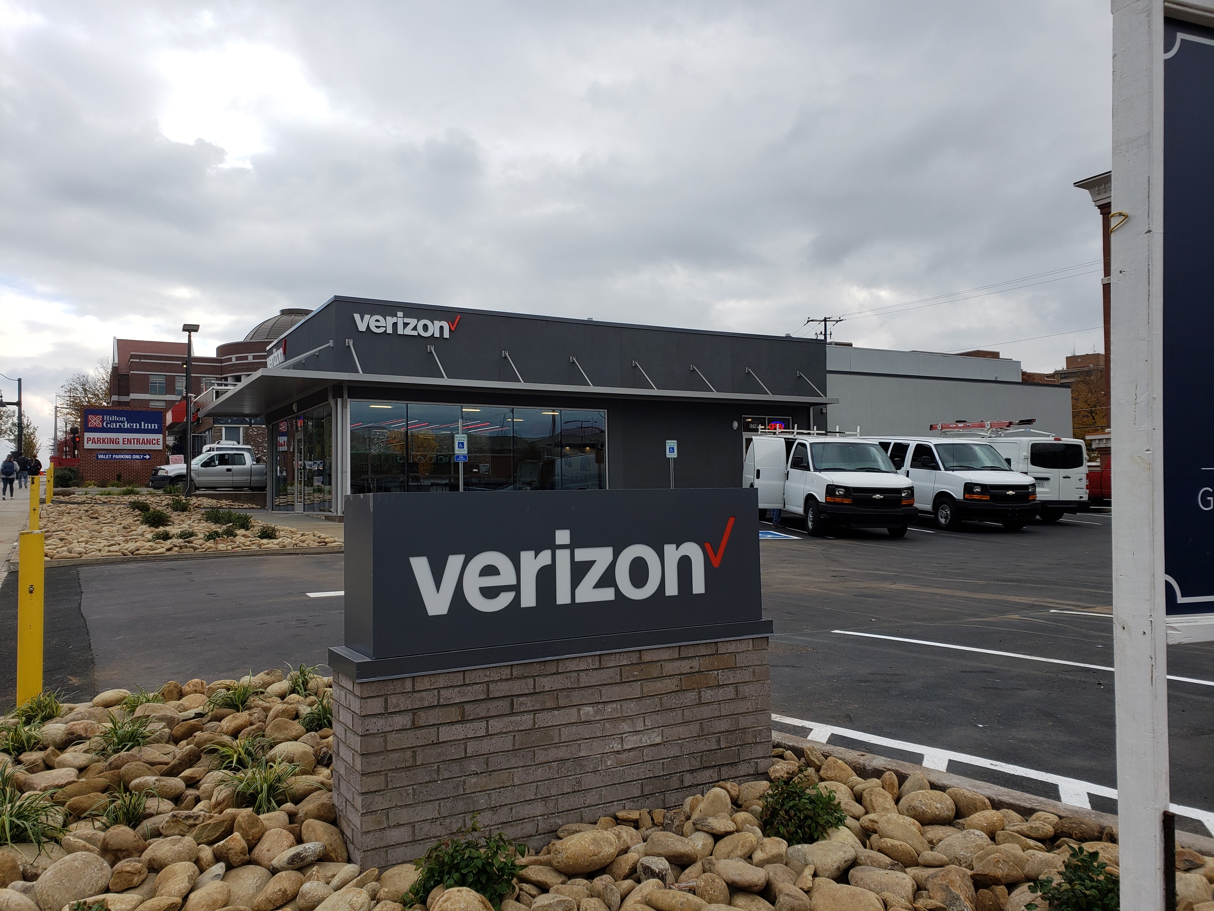 Cellular Sales to Add Jobs in Knoxville, Tennessee with New Store Opening